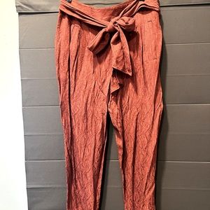 Anthropologie Beautiful dusty pink jacquard pant with tie waist
